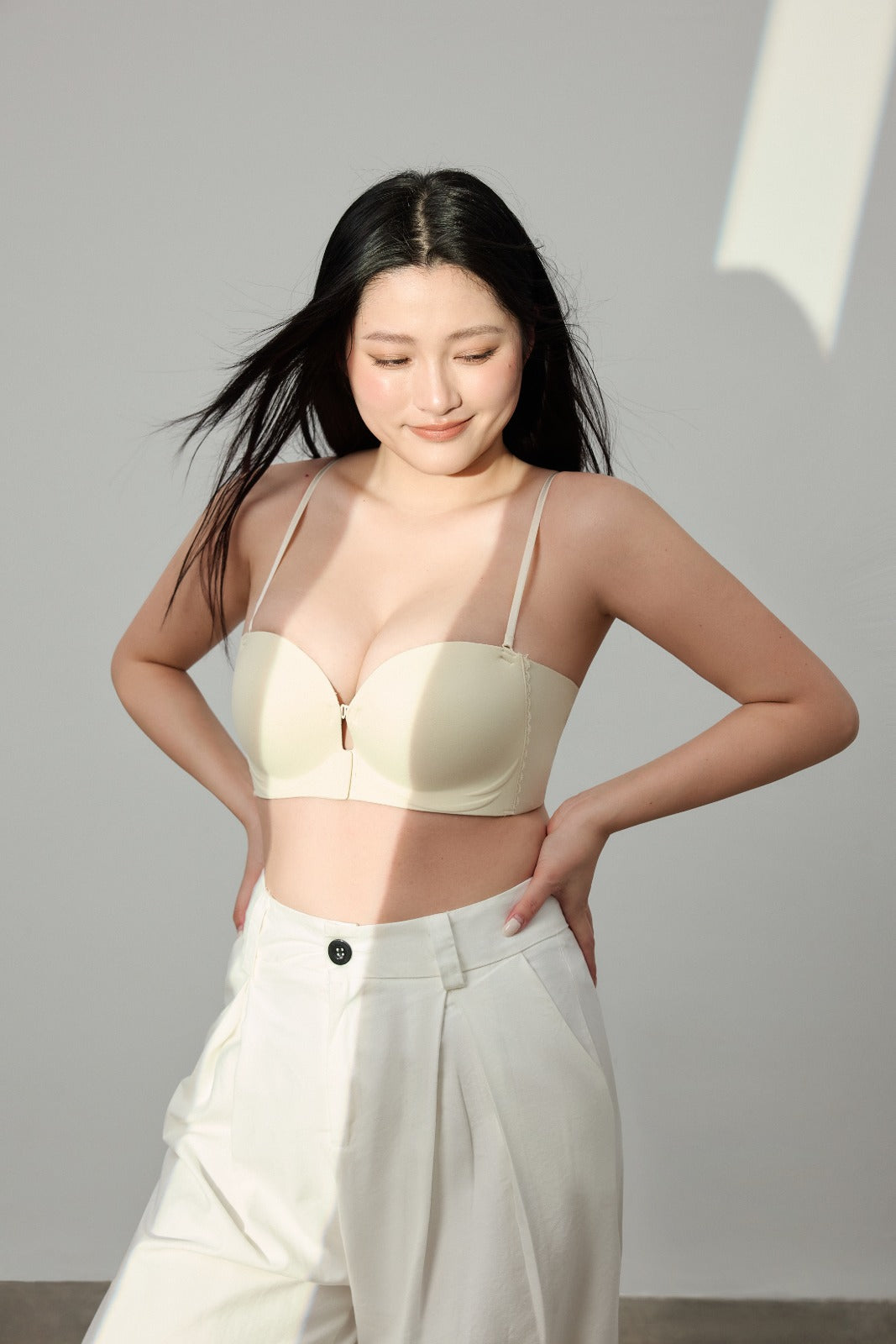 Push+ Up 2 Cup Front-Hook Bra <br/>爆溝+2 cup防滑前扣內衣